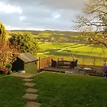 Lodge The Sett On The Wharfe